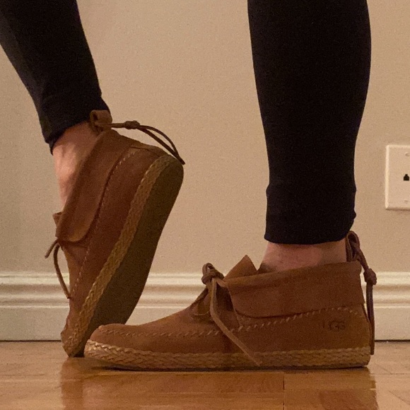 Ugg moccasins - Picture 3 of 4